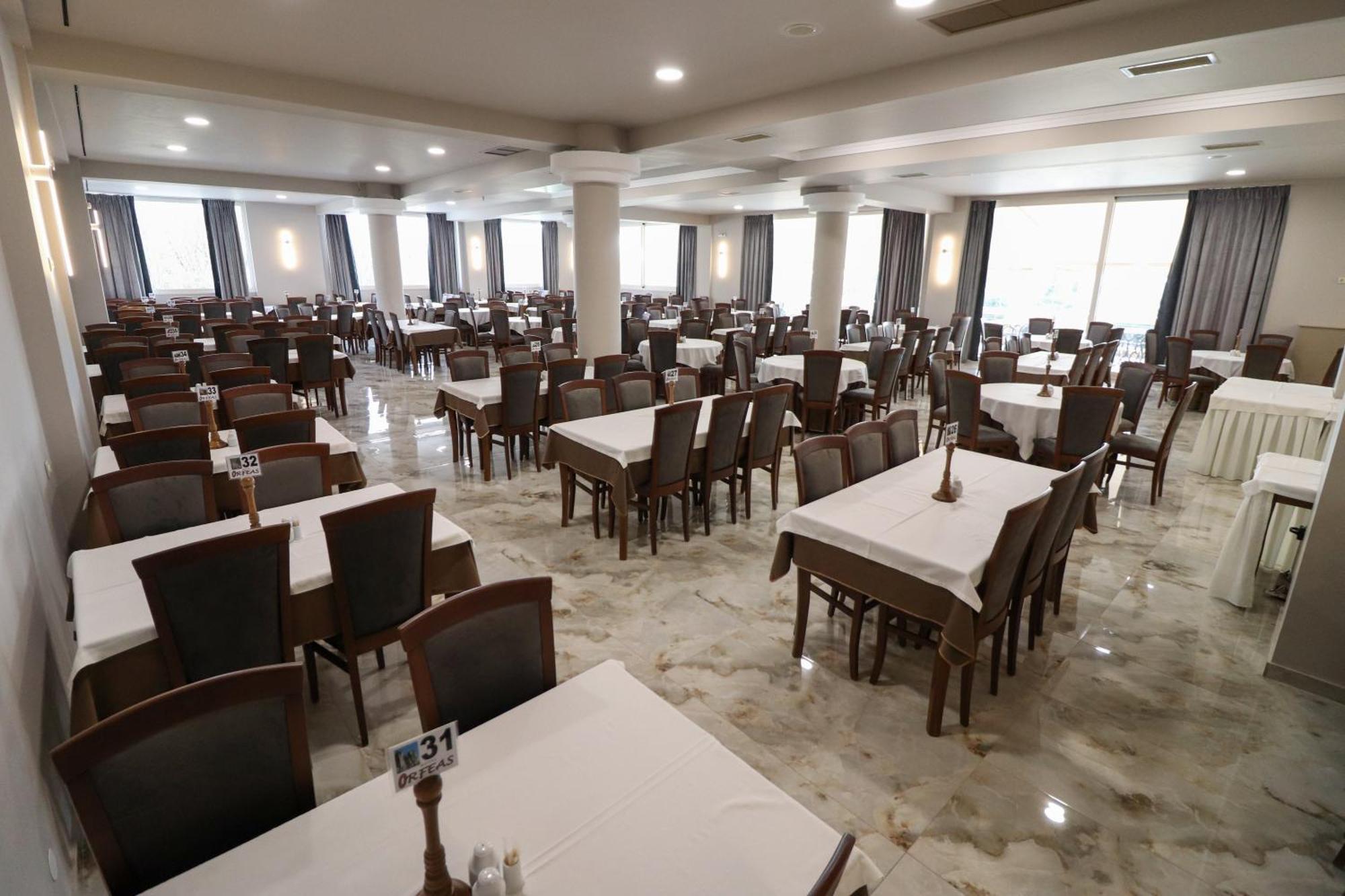 Hotel Orfeas Калампака Екстериор снимка