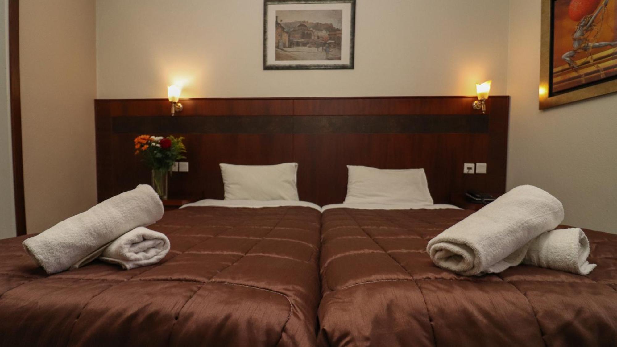 Hotel Orfeas Калампака Екстериор снимка