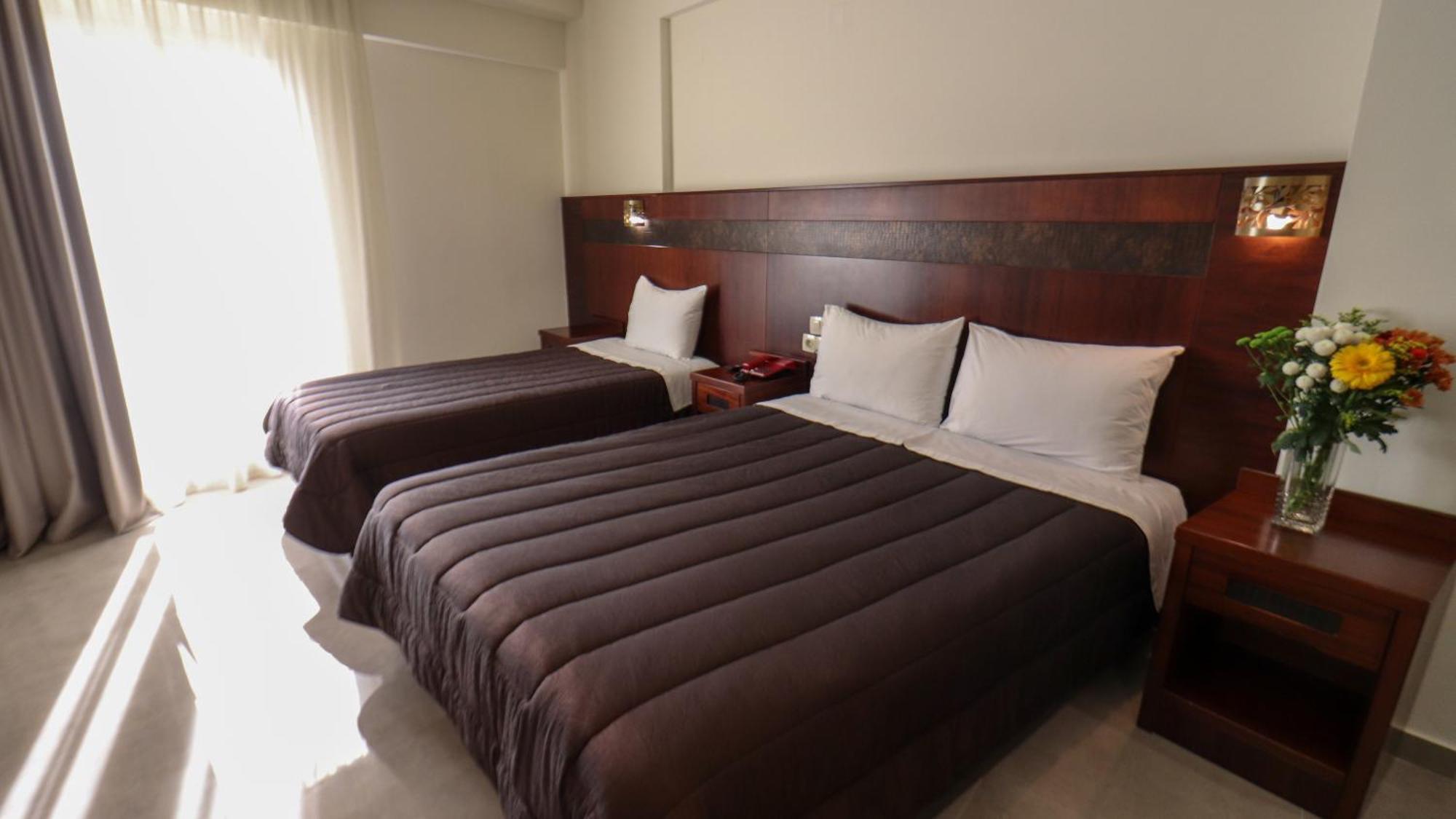 Hotel Orfeas Калампака Екстериор снимка