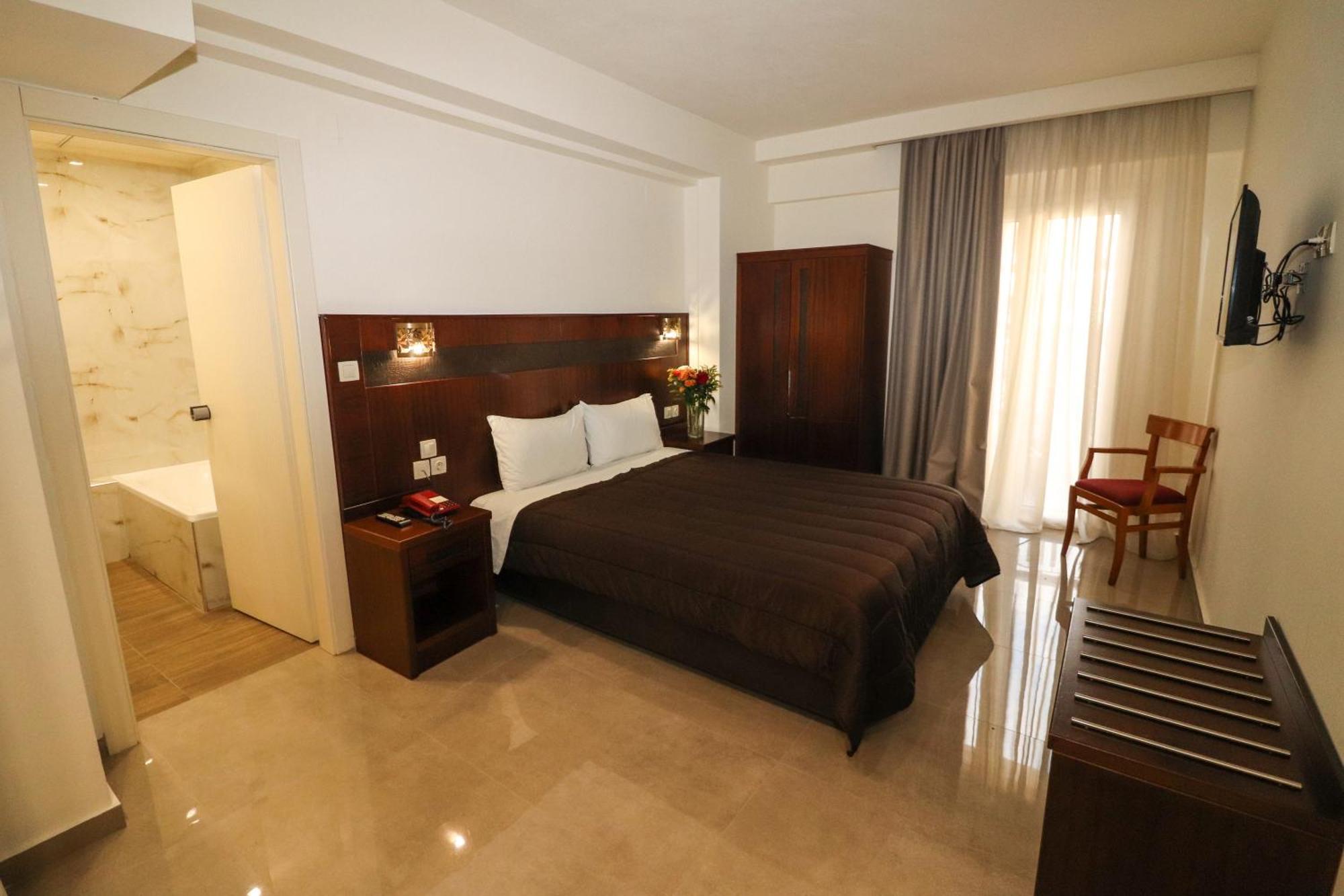 Hotel Orfeas Калампака Екстериор снимка