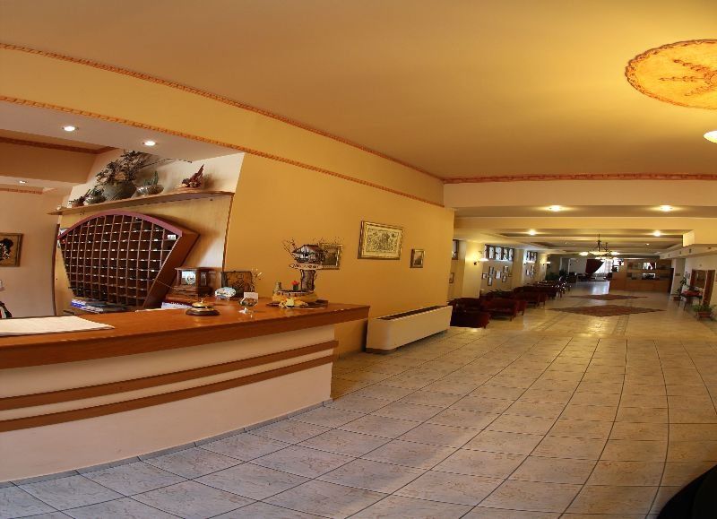 Hotel Orfeas Калампака Екстериор снимка