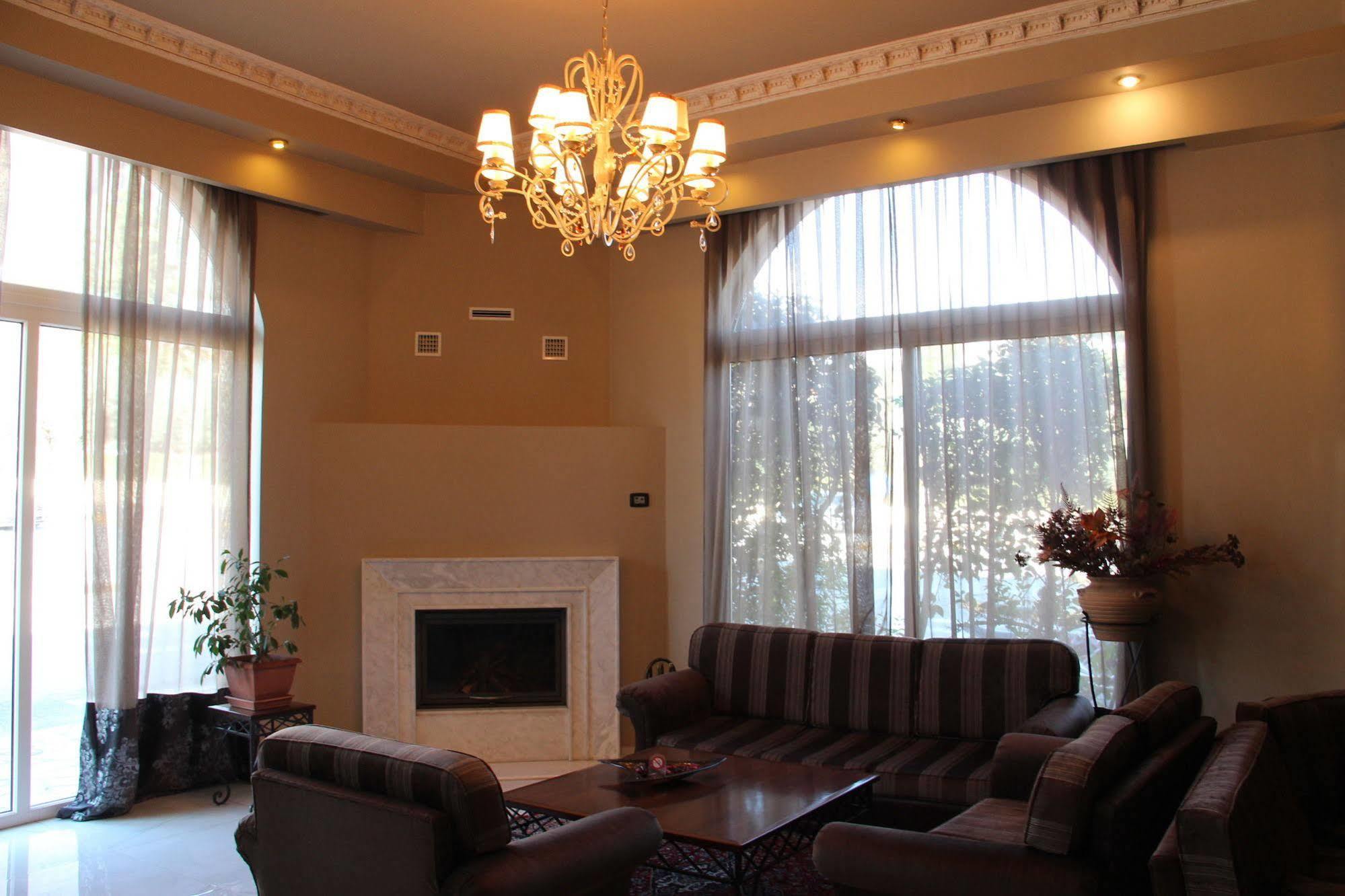 Hotel Orfeas Калампака Екстериор снимка