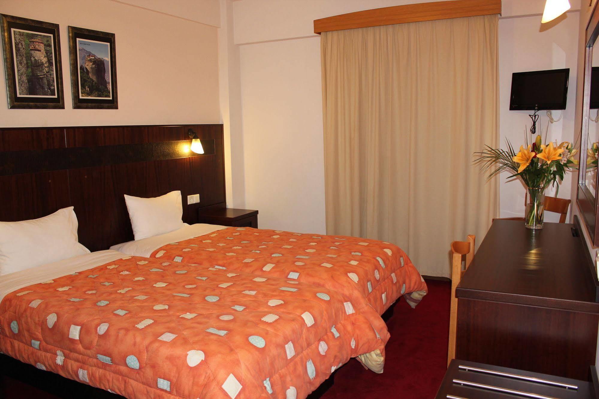 Hotel Orfeas Калампака Екстериор снимка