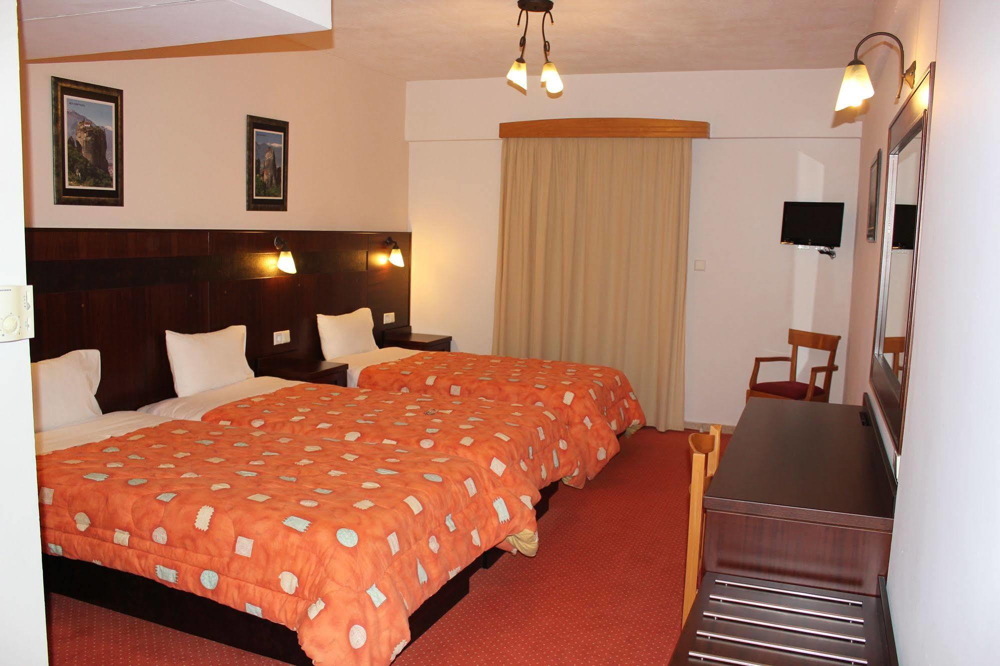 Hotel Orfeas Калампака Екстериор снимка