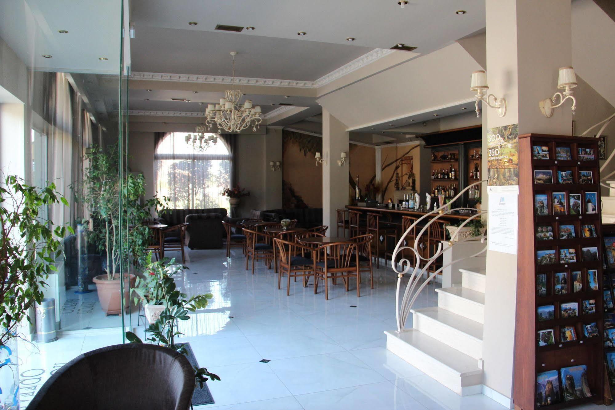 Hotel Orfeas Калампака Екстериор снимка